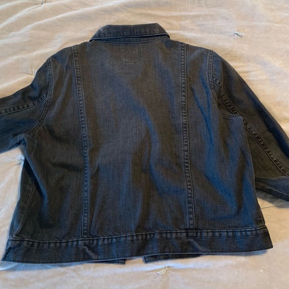 Gap faded black Jean jacket. Size XL gently worn - Picture 3 of 4